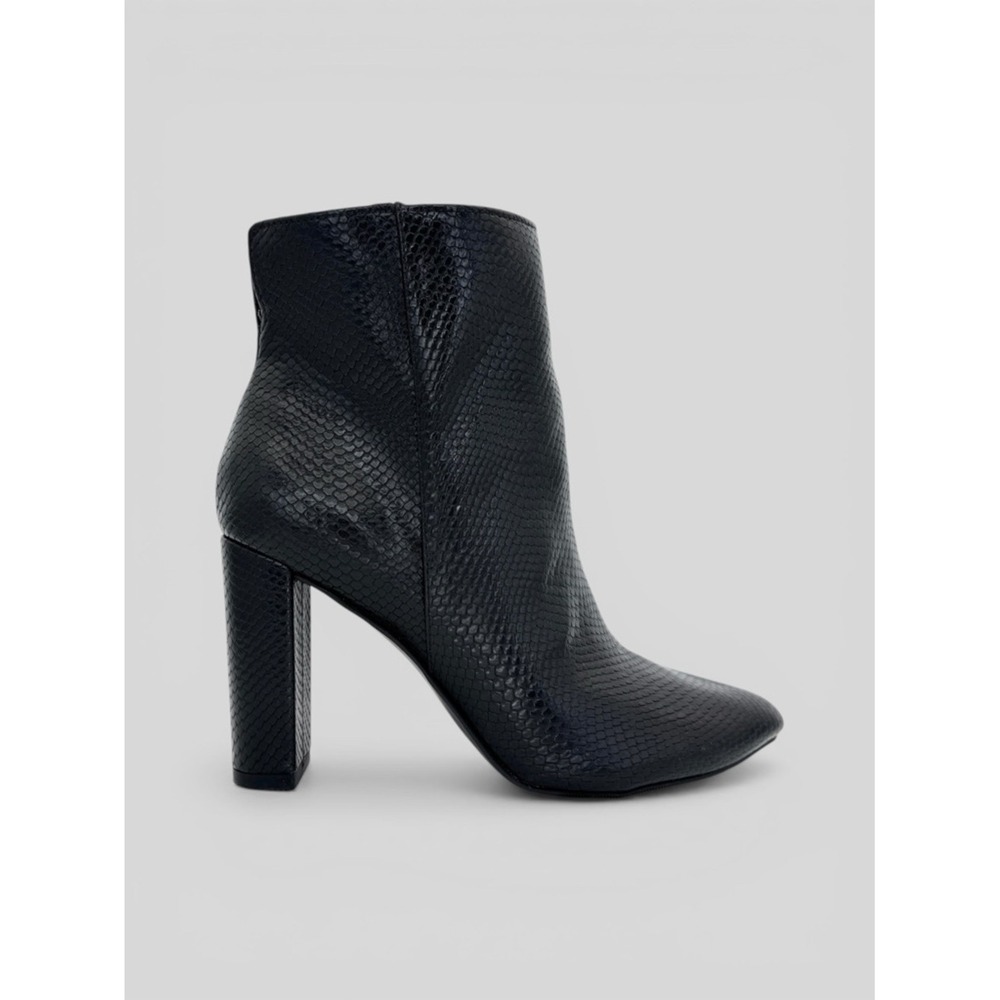 Scoop Black Snake Embossed Ankle Boots 7.5 Pointed Toe Block Heel